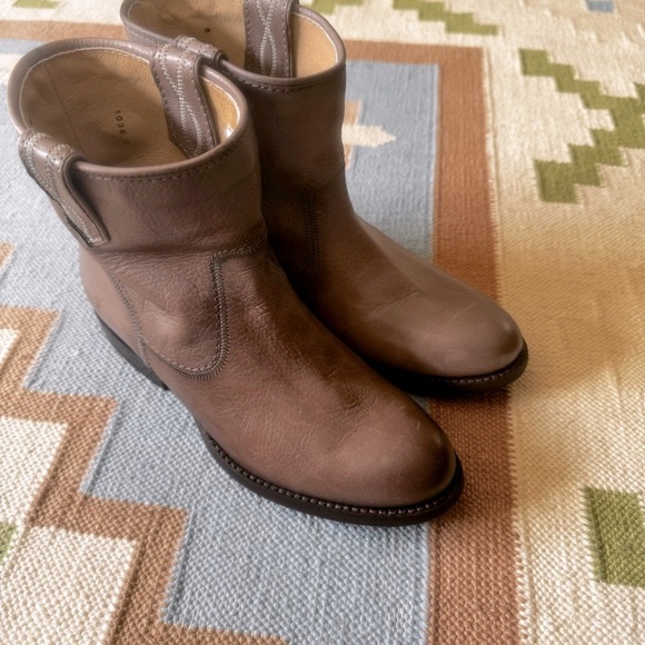 Frye Jamie Stitch Short Ankle Boots Gray Size 6 NWT - Picture 2 of 14